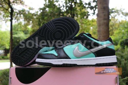 Authentic Nike SB Dunk Low Diamond Tiffany Women size