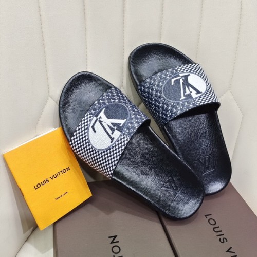 LV men slippers AAA-1085