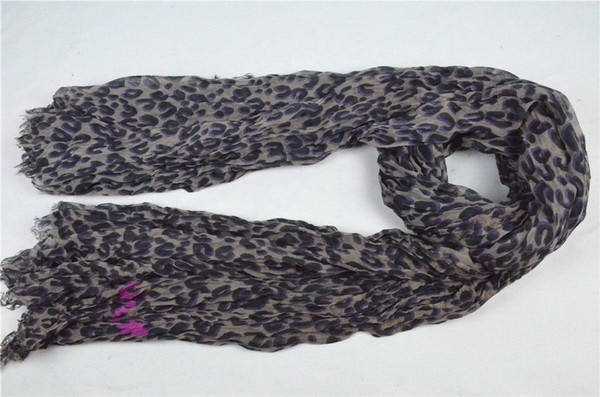 LV Silk Scarf AAA-090