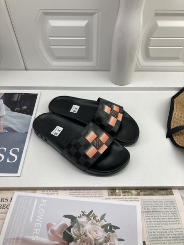 LV women slippers AAA-359