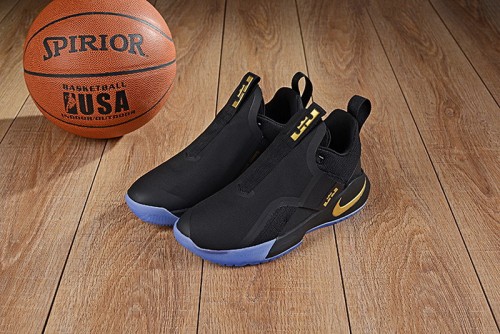Nike LeBron James 11 shoes-011
