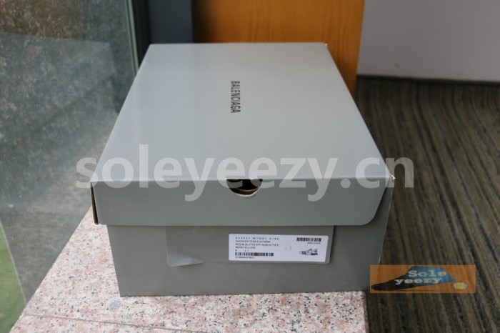 B 17FW Tripe-S High End Sneaker-065