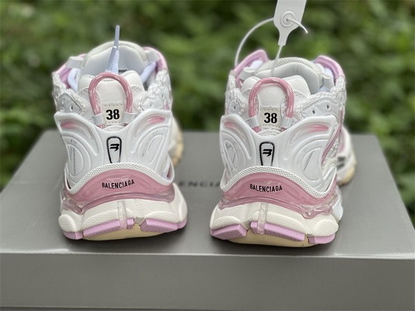 B 17FW Tripe-S High End Sneaker-243