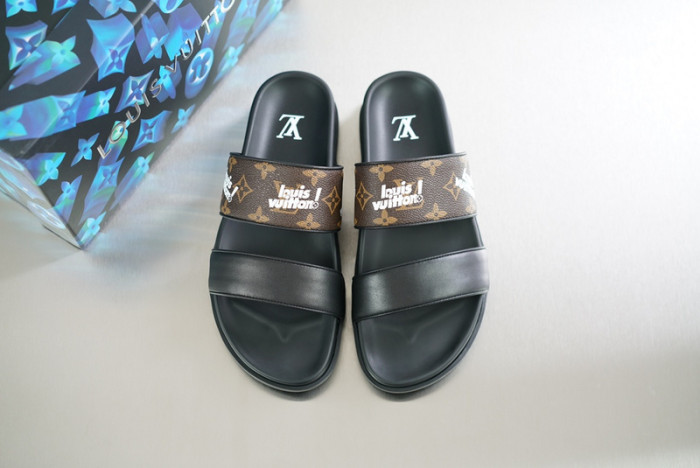 LV Sandals 1：1 Quality-252
