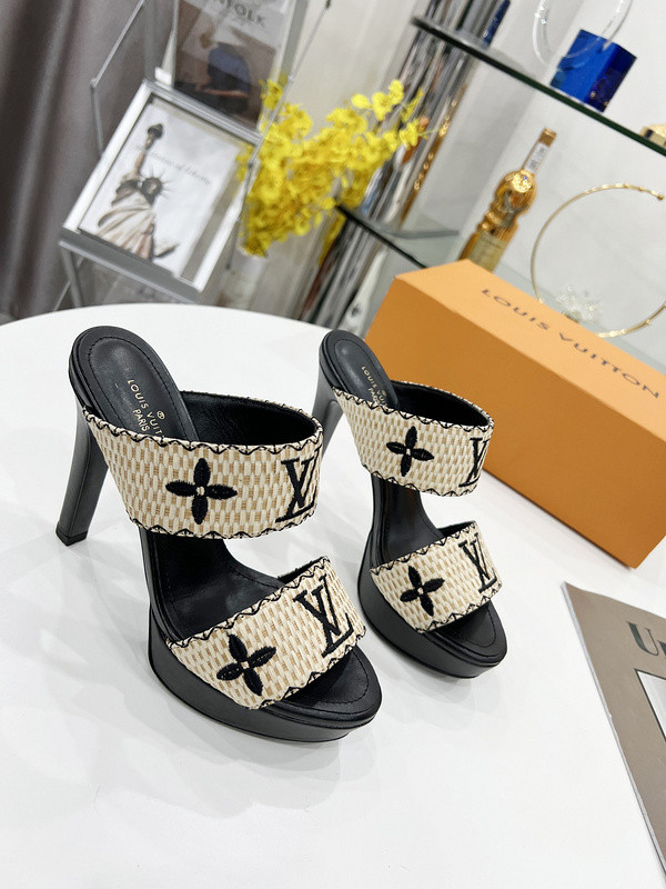 LV women Sandals 1：1 Quality-397