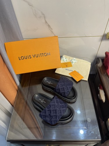 LV women Sandals 1：1 Quality-450