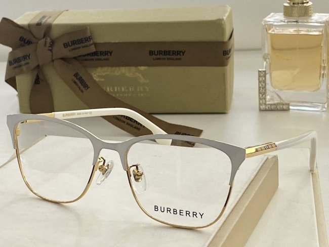 Burberry Sunglasses AAAA-675