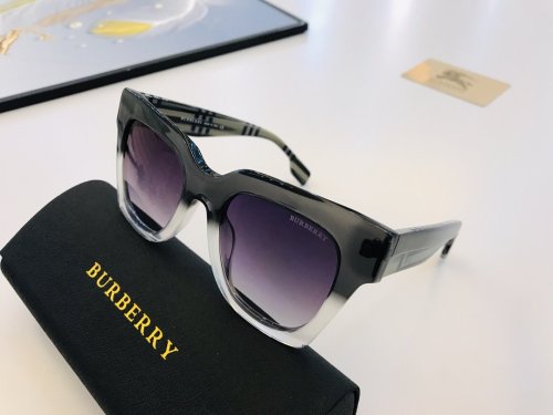 Burberry Sunglasses AAAA-284