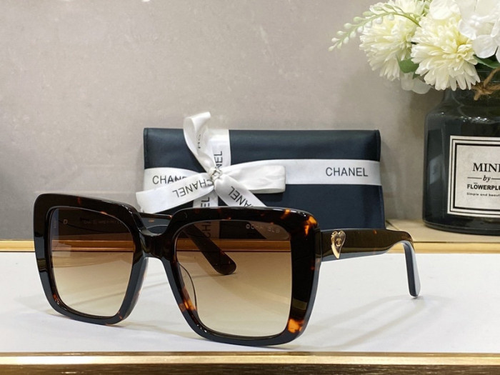 CHNL Sunglasses AAAA-099