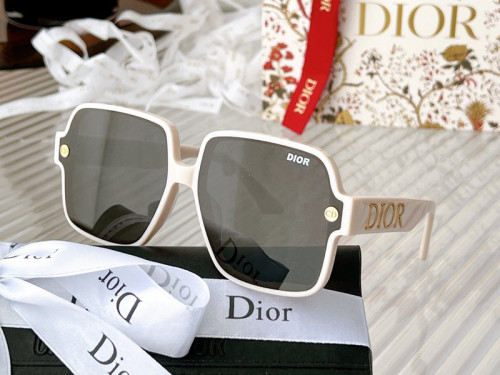 Dior Sunglasses AAAA-1008