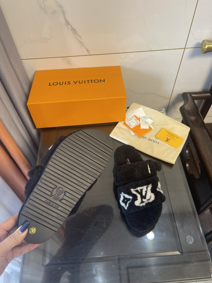 LV women Sandals 1：1 Quality-495