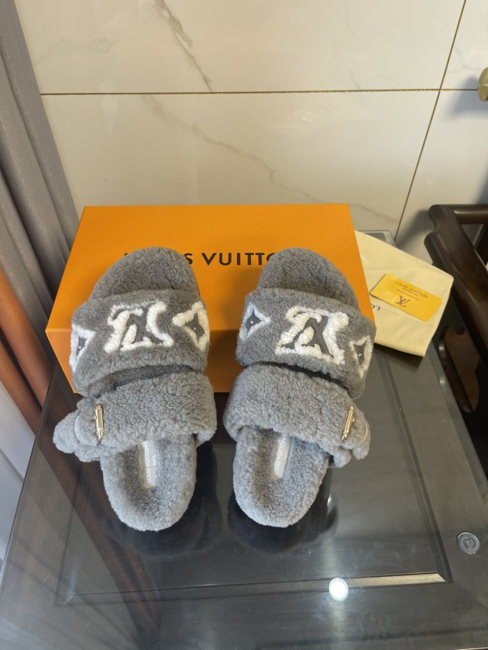 LV women Sandals 1：1 Quality-492