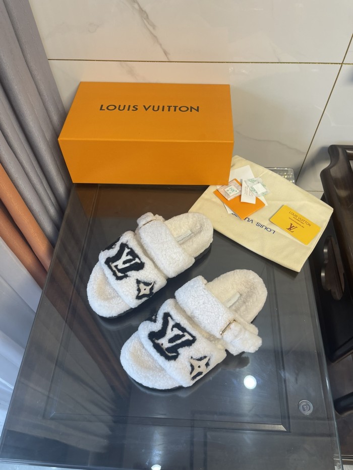 LV women Sandals 1：1 Quality-493