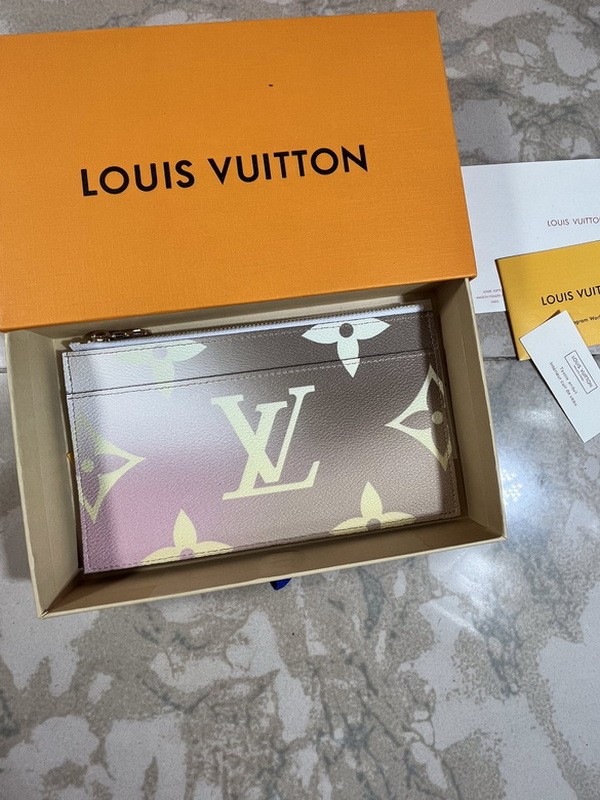 Super Perfect LV Wallet-008