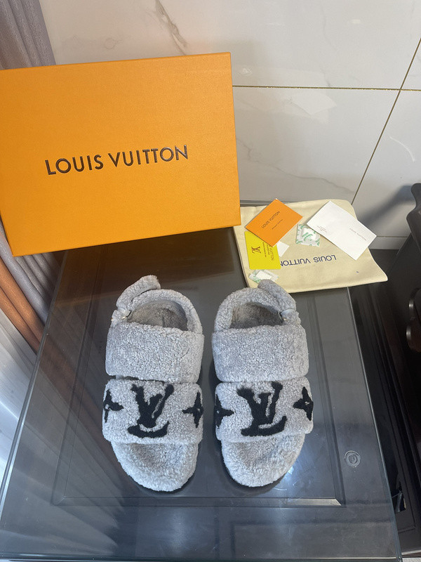 LV women Sandals 1：1 Quality-497