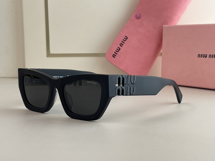 Miu Miu Sunglasses AAAA-320
