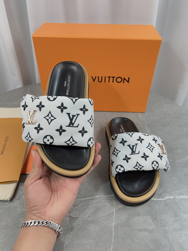 LV women Sandals 1：1 Quality-547