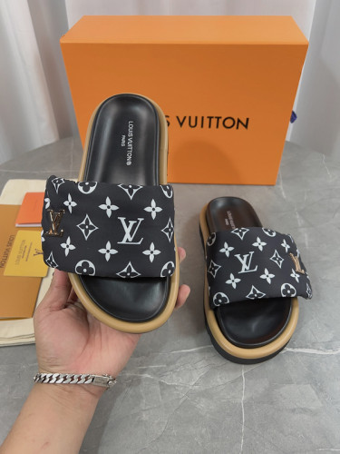 LV women Sandals 1：1 Quality-548