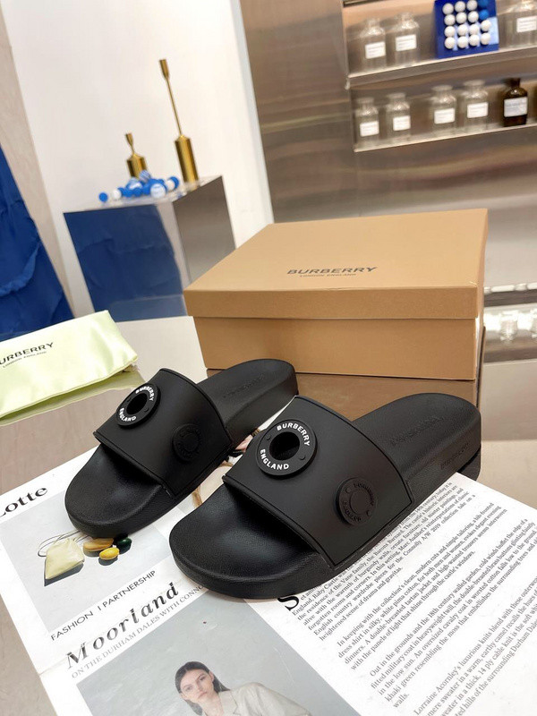 Burberry women slippers AAA-033