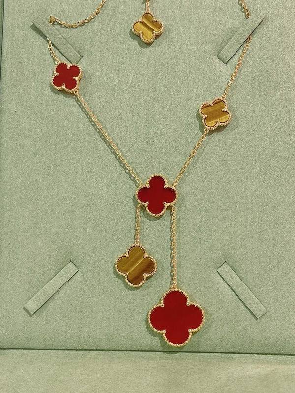 Van Cleef & Arpels Necklace-120