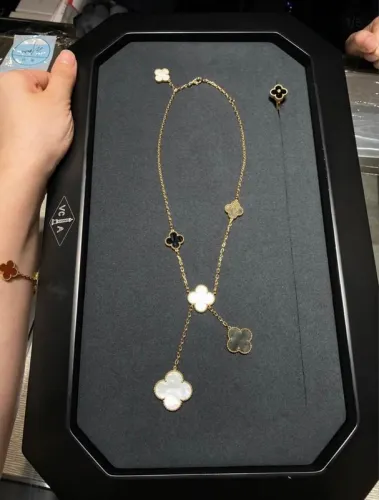 Van Cleef & Arpels Necklace-139