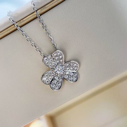 Van Cleef & Arpels Necklace-071