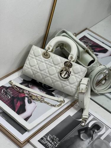 Dior Handbags AAA-182