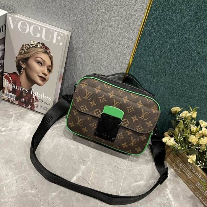 LV Hangbags AAA Men-055