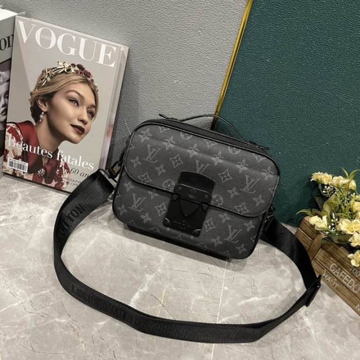 LV Hangbags AAA Men-057