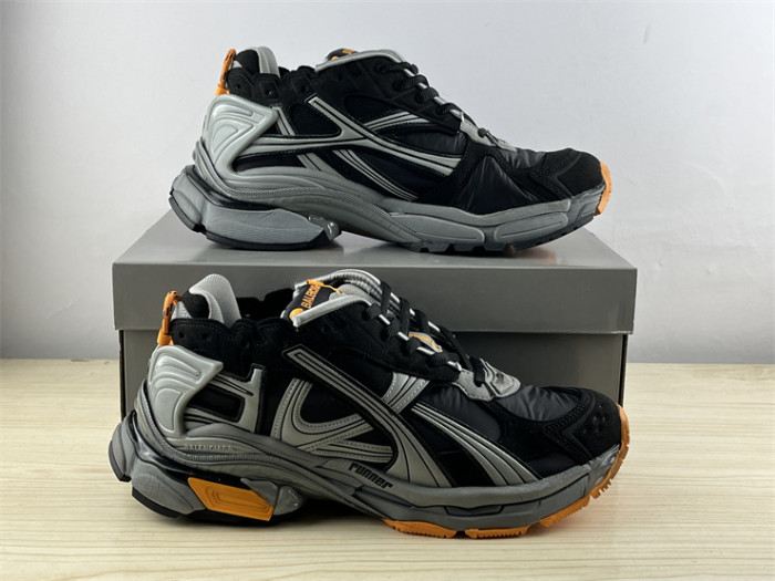 B 17FW Tripe-S High End Sneaker-442
