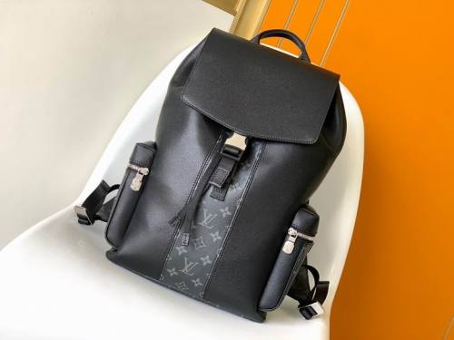 LV Backpack 1：1 Quality-097