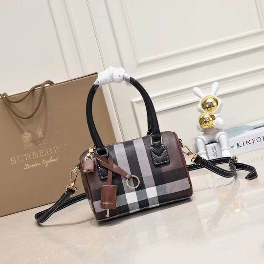 Burberry Handbags AAA-082