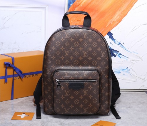 LV Backpack 1：1 Quality-075