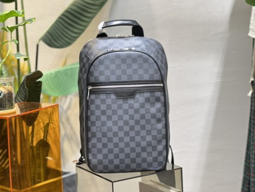 LV Backpack 1：1 Quality-125