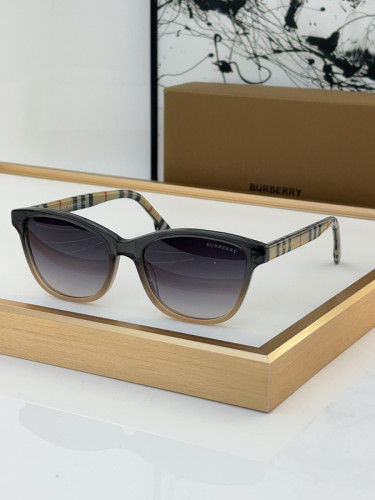 Burberry Sunglasses AAAA-2283