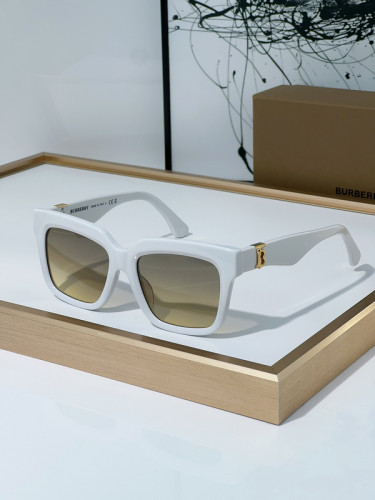 Burberry Sunglasses AAAA-2450