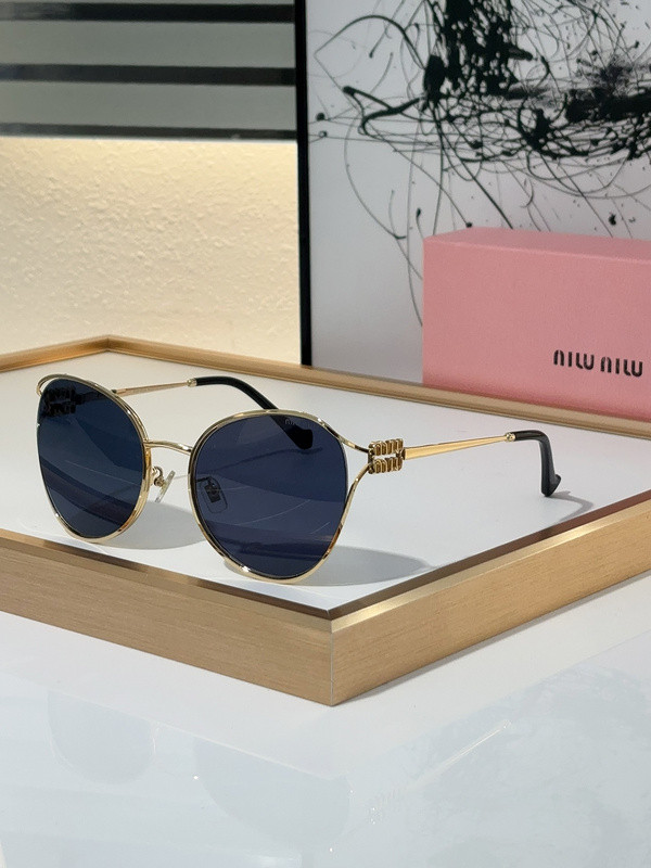 Miu Miu Sunglasses AAAA-908