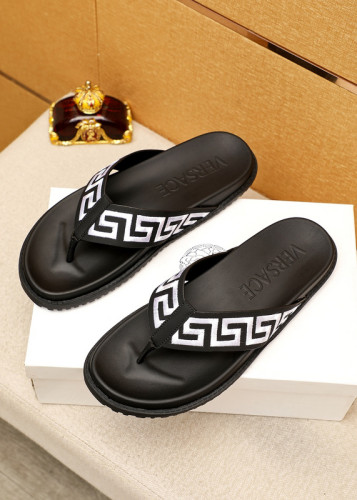 Versace men slippers AAA-331
