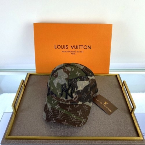 LV Hats AAA-042