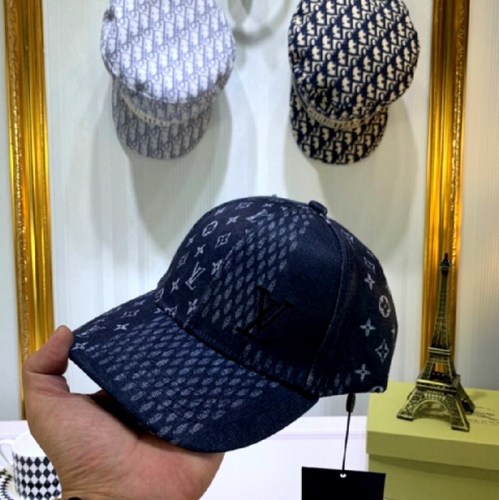LV Hats AAA-081