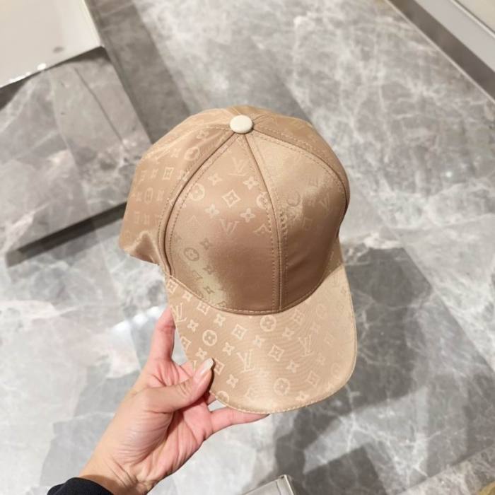 LV Hats AAA-561