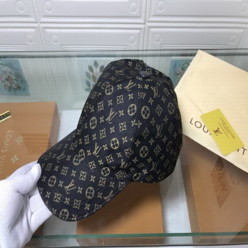 LV Hats AAA-208