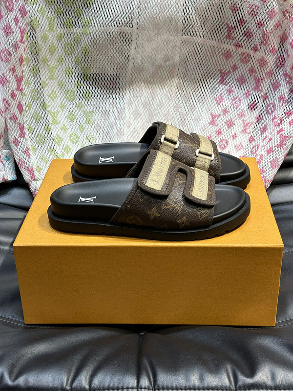 LV Sandals 1：1 Quality-831