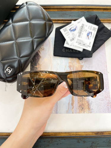 CHNL Sunglasses AAAA-4424