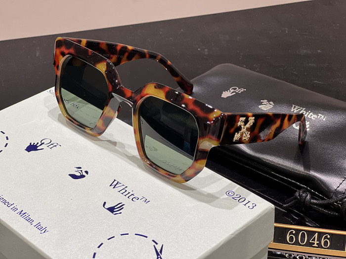 Off white Sunglasses AAA-026