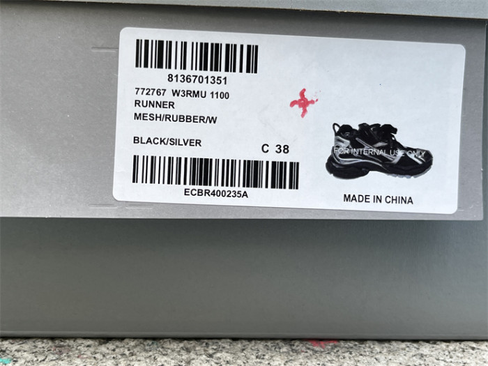 B 17FW Tripe-S High End Sneaker-646