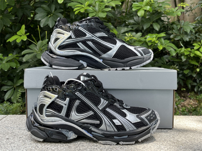 B 17FW Tripe-S High End Sneaker-646