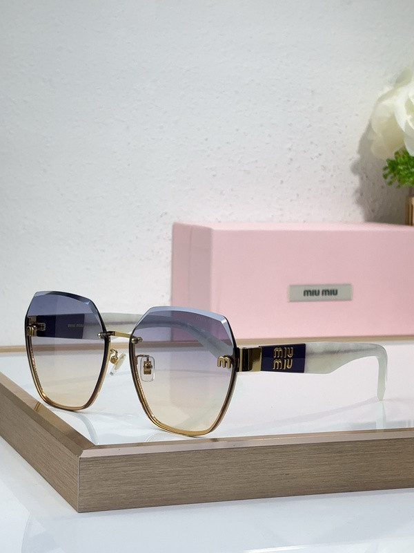 Miu Miu Sunglasses AAAA-1885