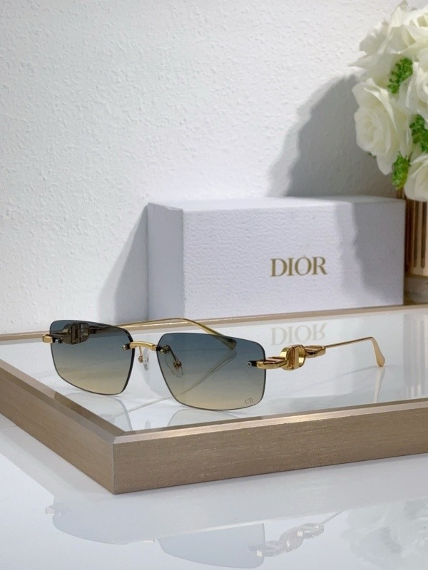 Dior Sunglasses AAAA-4200