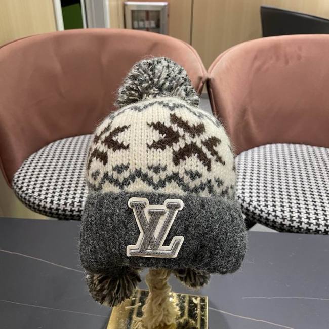 LV Hats AAA-1642